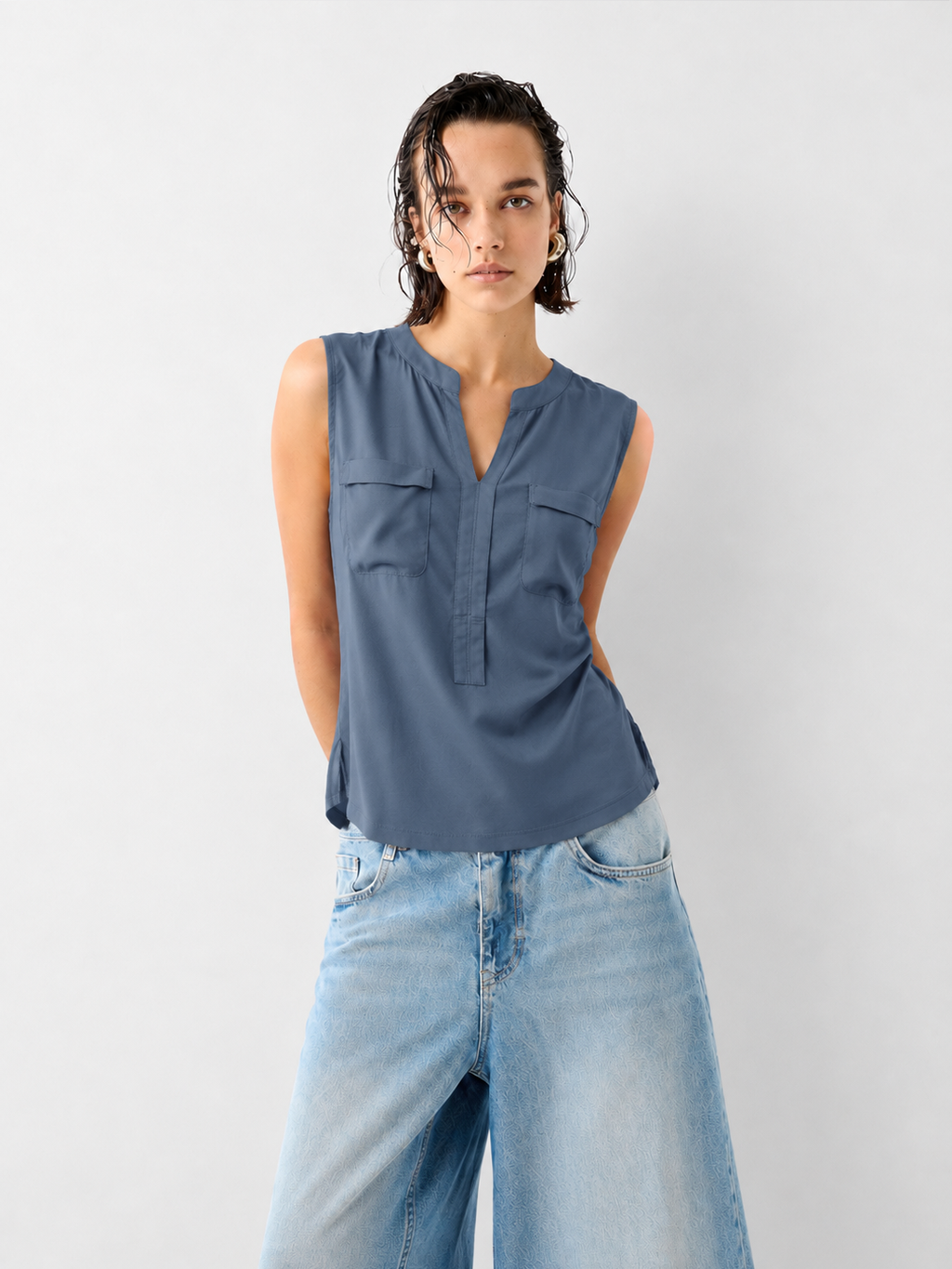 Brume * Split Neck Dual Pocket Sleeveless Top
